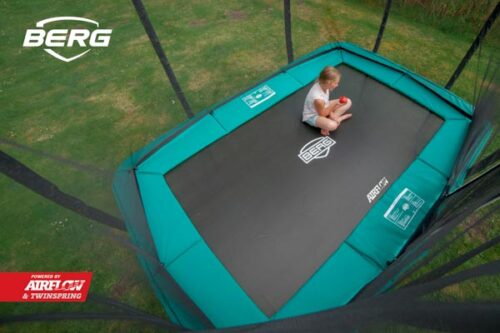טרמפולינה מלבנית של חברת BERG מהולנד 2.2 על 3.3 מטר ירוק