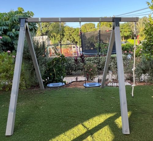 נדנדה לילדים מעץ גבוהה כולל חבל טיפוס