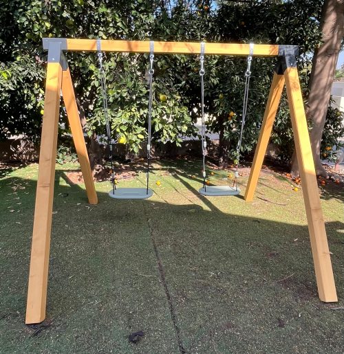 נדנדה מעץ לילדים דגם קלאסיק