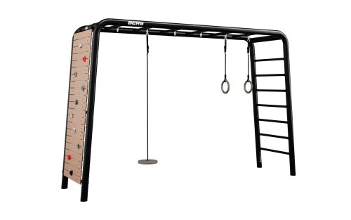 PlayBase באורך 4.7 מטר כולל קיר טיפוס מונקי בר סולם טיפוס טרפז וזוג טבעות של חברת Berg מהולנד